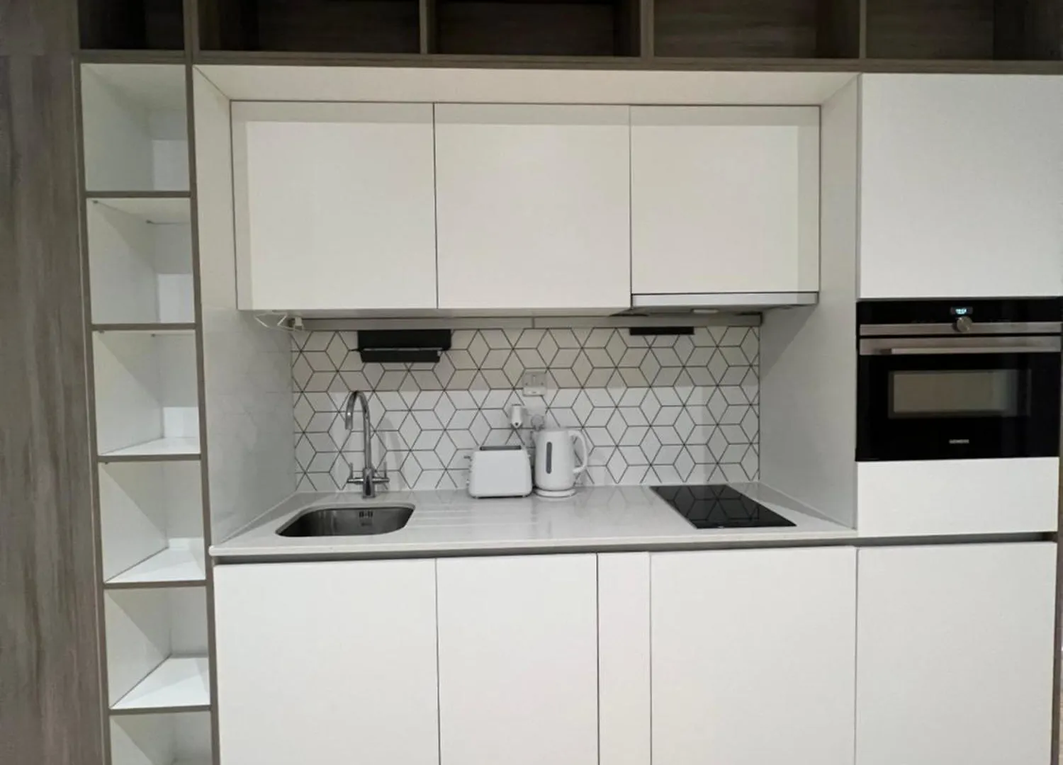 London Luxxe Suites & Apartments - London Heathrow Airport, Terminal 1 2 3 4 5 Hillingdon