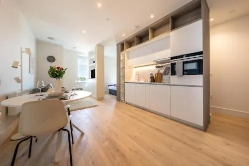 London Luxxe Suites & Apartments - London Heathrow Airport, Terminal 1 2 3 4 5 Hillingdon United Kingdom
